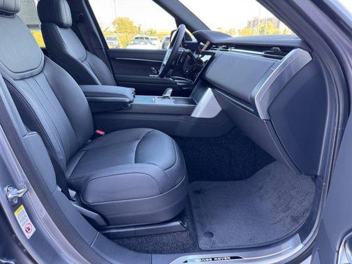 2025 Land Rover Range Rover P530 SE 7 Seat
