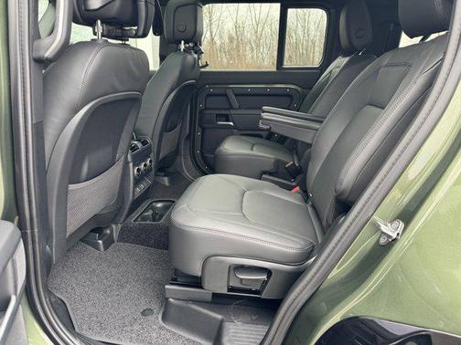 2026 Land Rover Defender P400 X-Dynamic SE