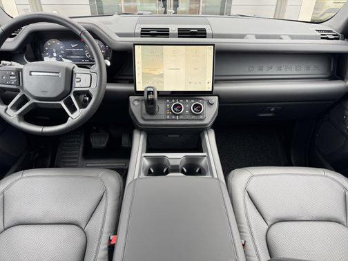 2026 Land Rover Defender P400 X-Dynamic SE