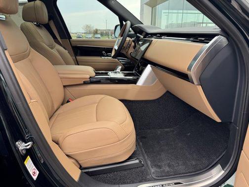 2026 Land Rover Range Rover P530 SE