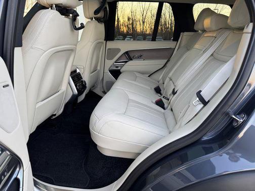 2026 Land Rover Range Rover P400 SE