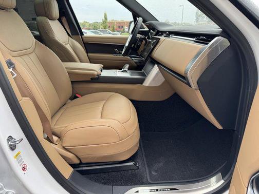 2025 Land Rover Range Rover P530 SE 7 Seat