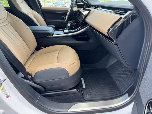2024 Land Rover Range Rover Sport SE