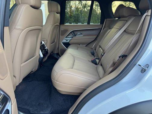 2025 Land Rover Range Rover P400 SE