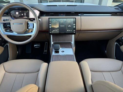 2025 Land Rover Range Rover P400 SE