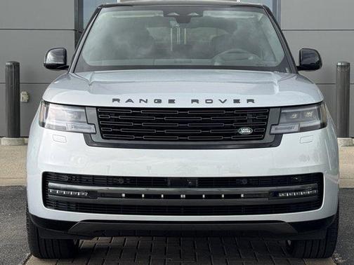 2025 Land Rover Range Rover P400 SE