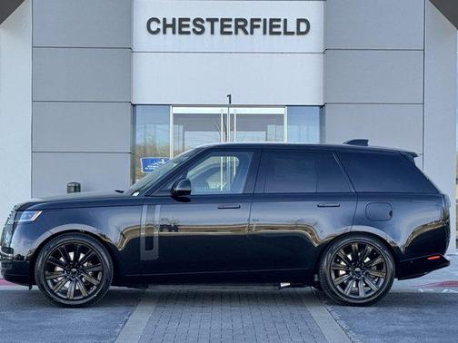 2026 Land Rover Range Rover P550e SE