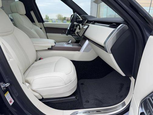 2025 Land Rover Range Rover P530 SE 7 Seat