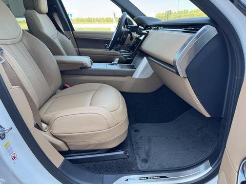 2025 Land Rover Range Rover P400 SE 7 Seat