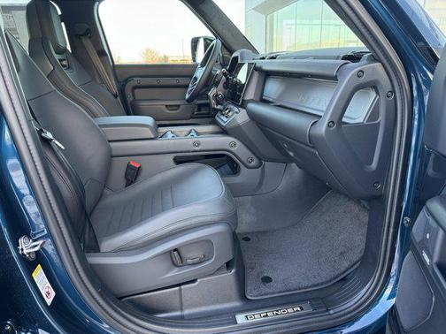 2026 Land Rover Defender P635 OCTA