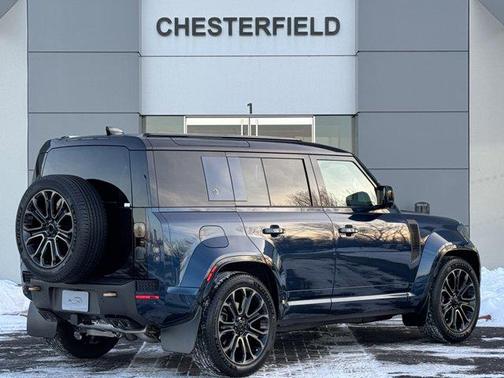 2026 Land Rover Defender P635 OCTA