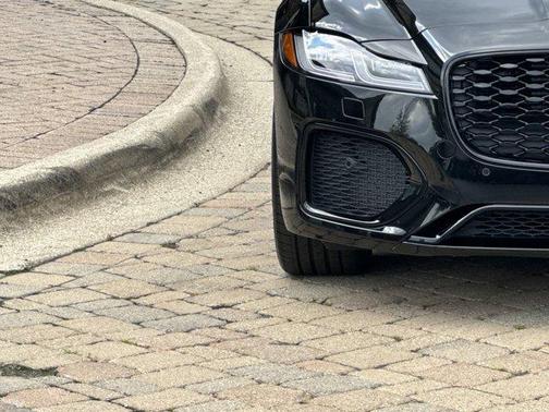 2024 Jaguar XF R-Dynamic SE P250 AWD Automatic