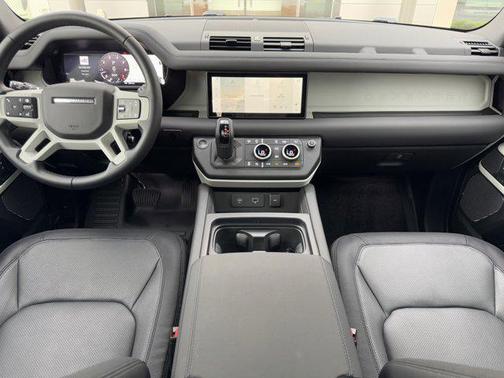 2024 Land Rover Defender 110 P400 X-Dynamic SE
