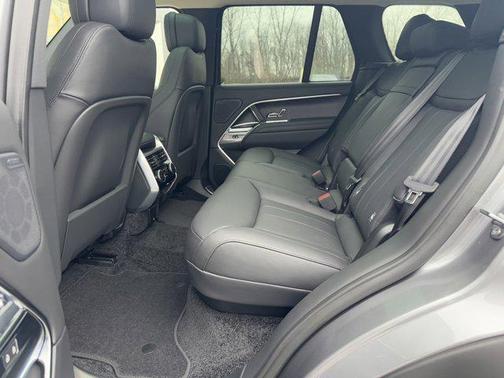 2025 Land Rover Range Rover P400 SE