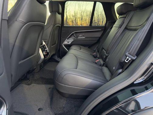 2025 Land Rover Range Rover SE