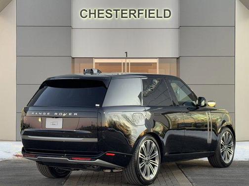 2025 Land Rover Range Rover SE
