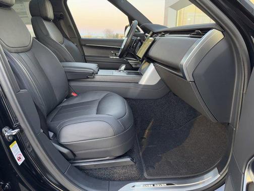 2025 Land Rover Range Rover SE
