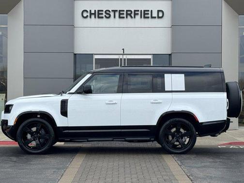 2026 Land Rover Defender X-Dynamic SE