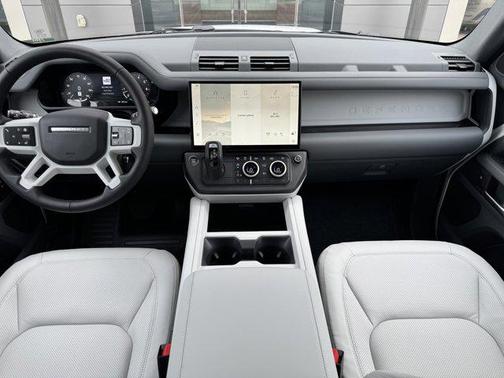 2026 Land Rover Defender X-Dynamic SE