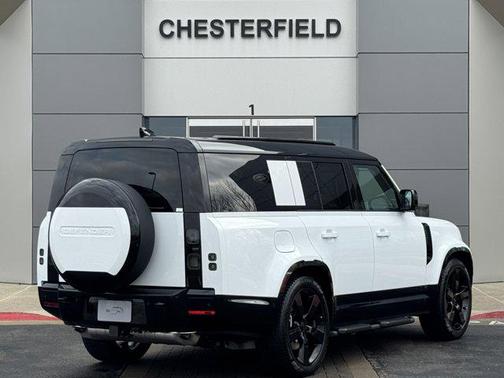 2026 Land Rover Defender X-Dynamic SE