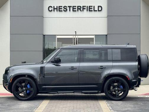 2025 Land Rover Defender 110 V8