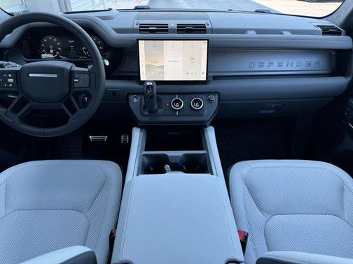 2025 Land Rover Defender 110 V8