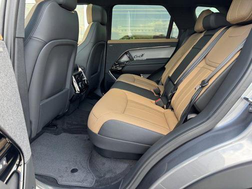 2025 Land Rover Range Rover Sport SE