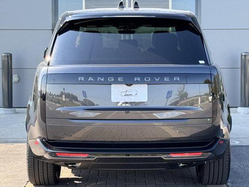 2025 Land Rover Range Rover P400 SE 7 Seat
