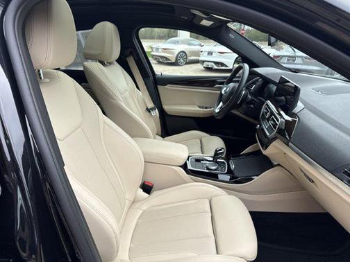 2022 BMW X4 xDrive30i