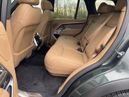 2025 Land Rover Range Rover P530 SE