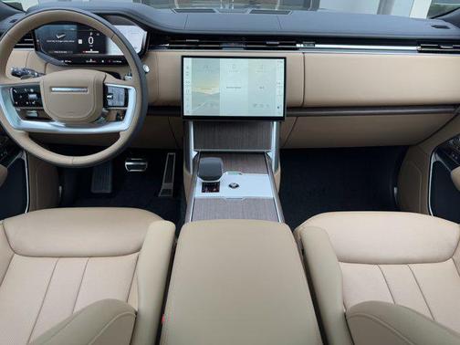 2025 Land Rover Range Rover P530 SE