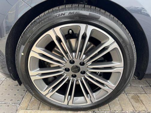 2026 Land Rover Range Rover SE