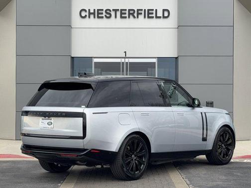 2025 Land Rover Range Rover P550e SE