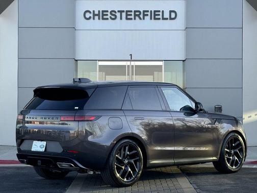 2025 Land Rover Range Rover Sport SE