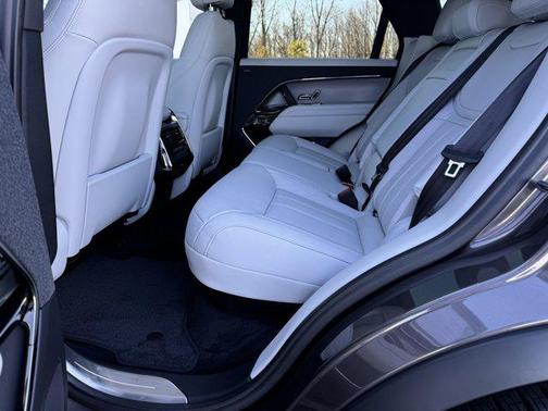 2025 Land Rover Range Rover Sport SE
