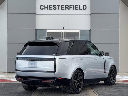 2025 Land Rover Range Rover P550e SE