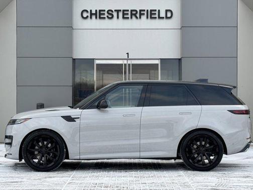 2026 Land Rover Range Rover Sport SE