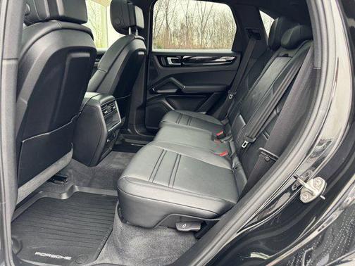 Black 2023 Porsche Cayenne Platinum Edition