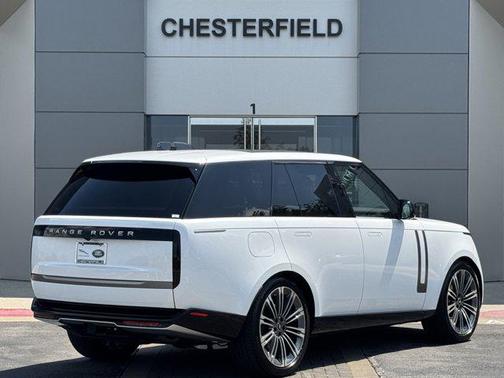 2025 Land Rover Range Rover P400 SE