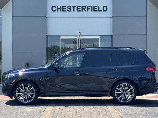 2022 BMW X7 M50i