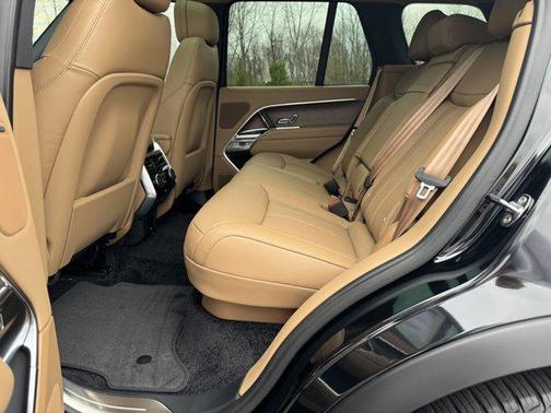 2025 Land Rover Range Rover P550e SE
