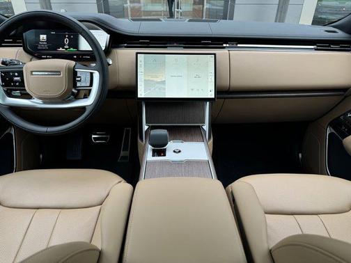 2025 Land Rover Range Rover P550e SE