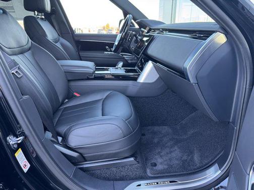 2026 Land Rover Range Rover P530 SE