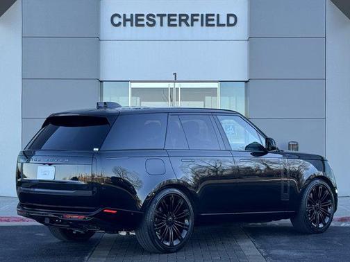 2026 Land Rover Range Rover P530 SE