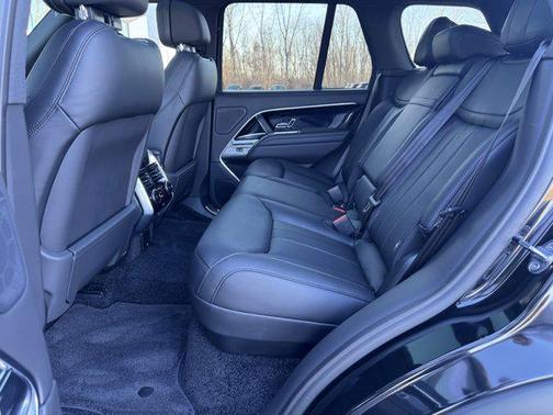 2026 Land Rover Range Rover P530 SE