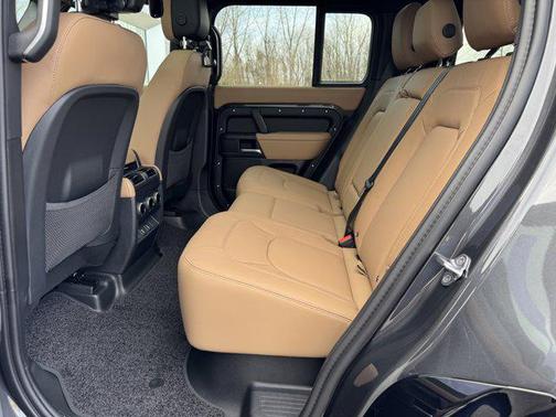 2026 Land Rover Defender X-Dynamic SE