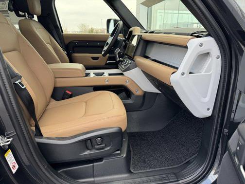 2026 Land Rover Defender X-Dynamic SE