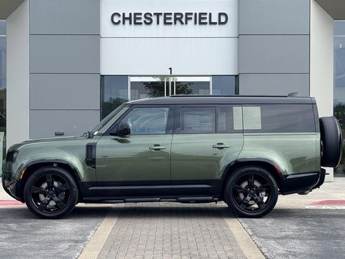 Woolstone Green Metallic 2026 Land Rover Defender P400 X-Dynamic SE
