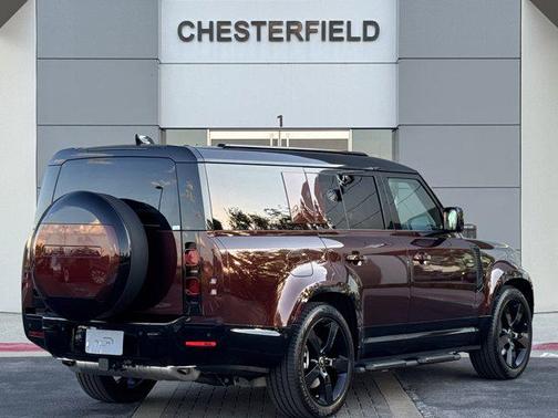 2025 Land Rover Defender 130 P400 X-Dynamic SE