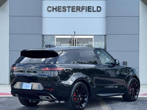 2025 Land Rover Range Rover Sport SE